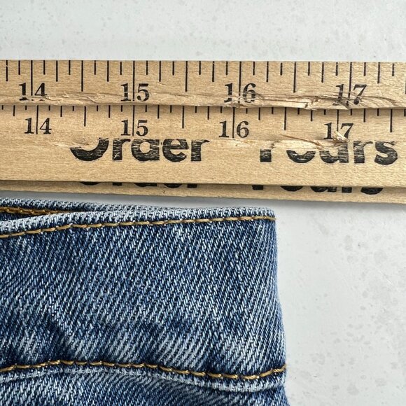 Y2K Levi's Jeans Women's Measured 32x31 550 Relaxed Tapered Blue Denim Tag 14 L - Picture 16 of 16